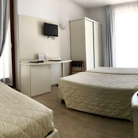 Roma 3* غارْدا