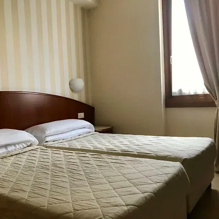 فندق Roma غارْدا