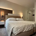 Roma 3* Garda (Verona)