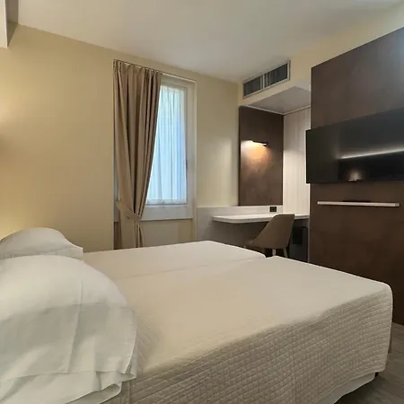 Roma Szálloda 3*