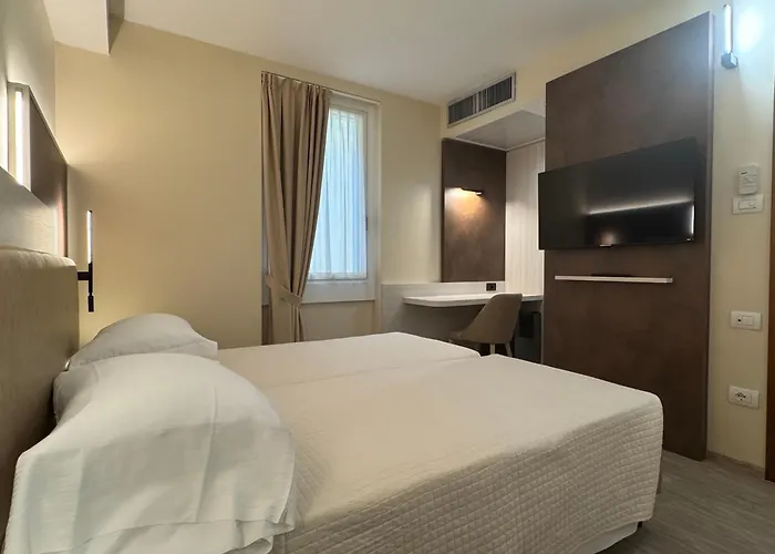 Roma ホテル 3*