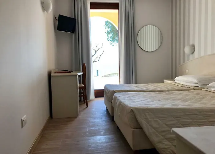 Roma ホテル ガルダ