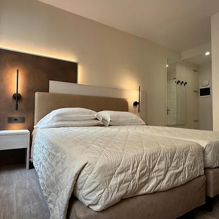 Roma 3* Garda (Verona)