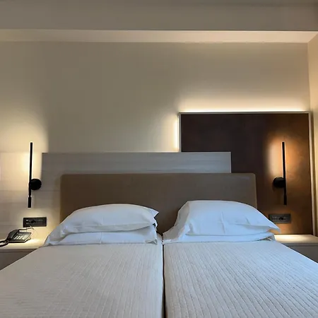 Roma Otel Garda (Verona)